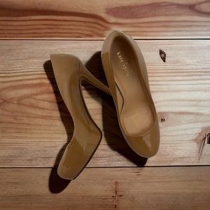 Kate spade Karolina patent pumps